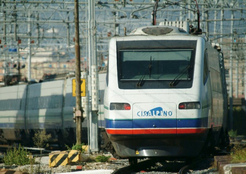 Kako su vlakovi koje je Švicarska poslala u rezalište završili u Grčkoj: 'Možemo vam samo reći - sretno...'