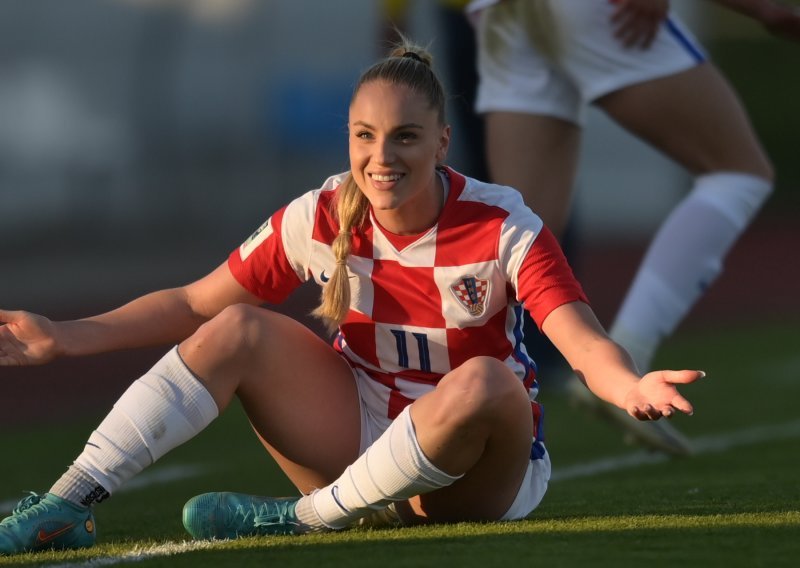[FOTO] Teška ozljeda najatraktivnije hrvatske nogometašice; Ana Maria podijelila svoju bol...