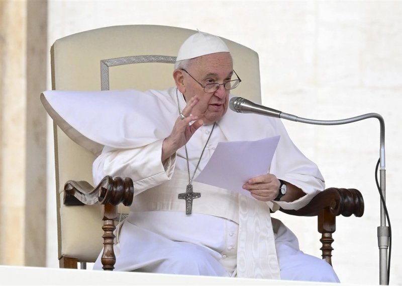 Papa Franjo deset godina na čelu Katoličke crkve: Silno je popularan, ali ga muči unutarnji neposluh