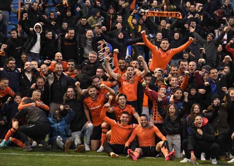 Evo kako je izgledalo ludo slavlje šibenskih nogometaša i navijača nakon utakmice