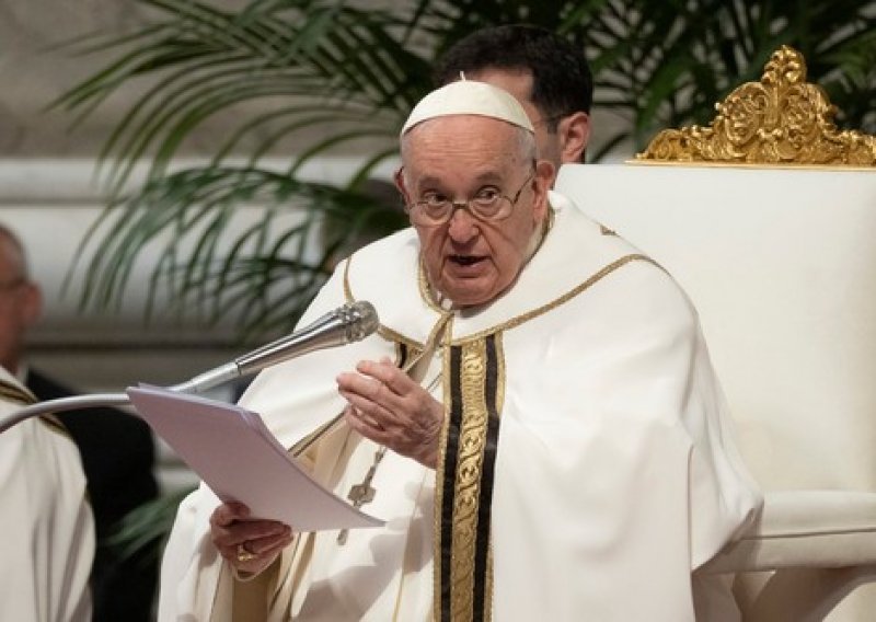 Papa Franjo neće predvoditi Križni put zbog hladnog vremena