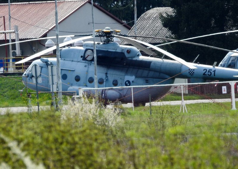 Hrvatski vojni helikopteri stigli na odredište, Ukrajinci zahvaljuju na pomoći