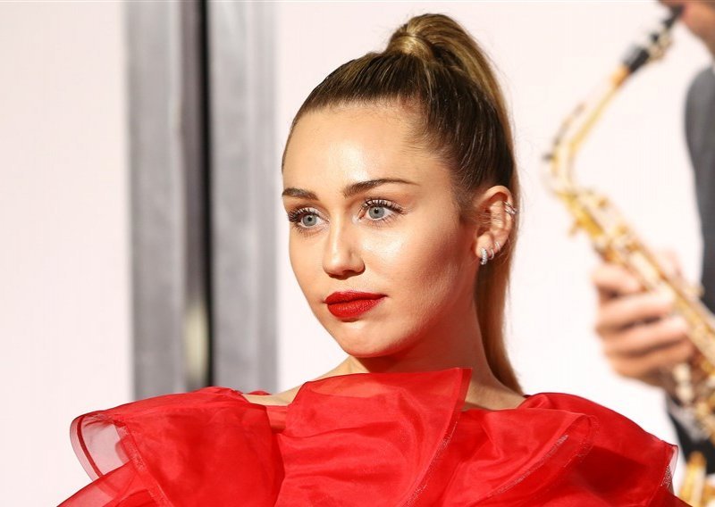 Miley Cyrus iskreno o ljubavi: 'Ne bih mijenjala svoju priču'