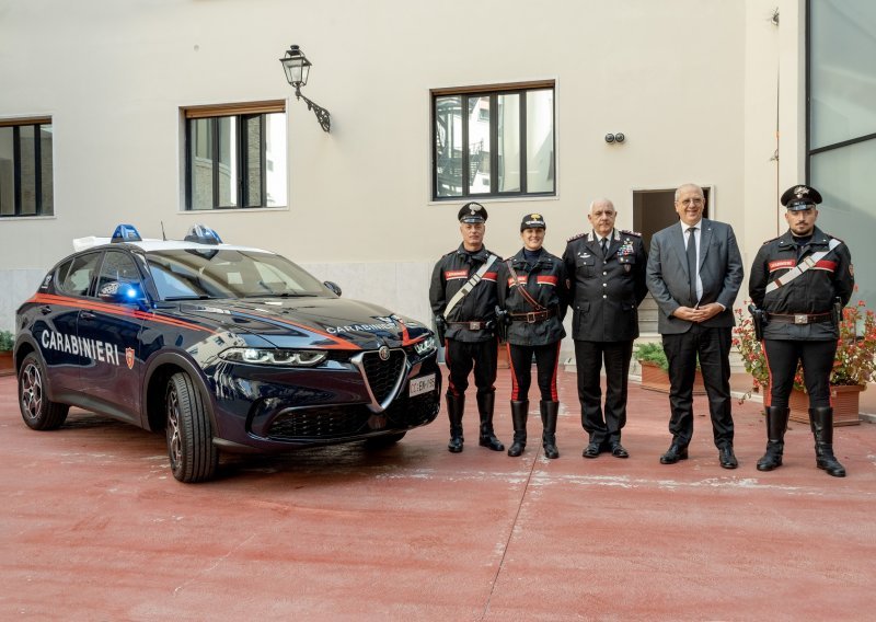 Alfa Romeo Tonale u uniformi: Prvo vozilo C-SUV segmenta u službi talijanskih karabinjera
