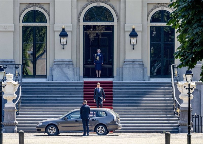 Nizozemski premijer Rutte razgovarao s kraljem o prijelaznoj vladi