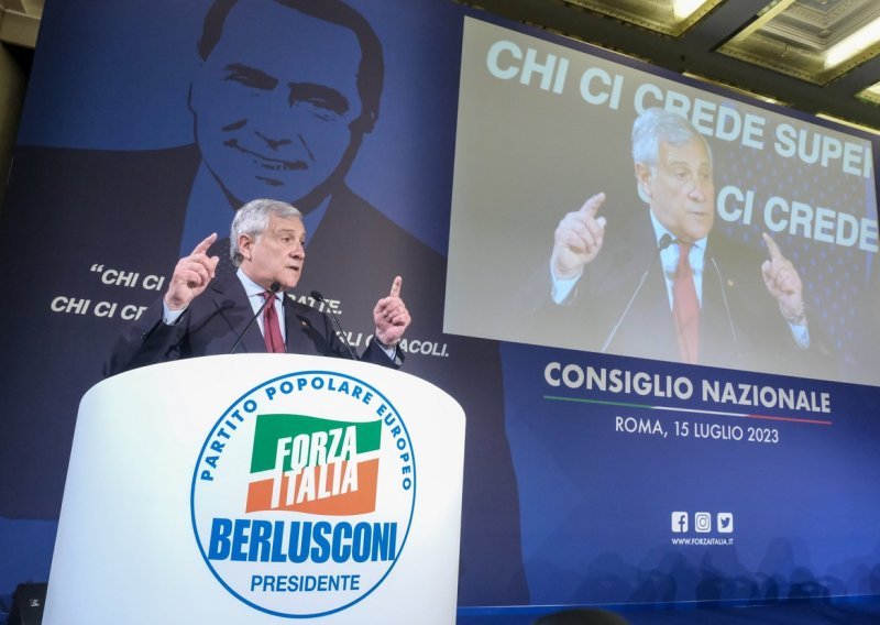 Tajani izabran za Berlusconijevog nasljednika na čelu stranke Forza Italia