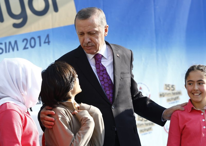 Erdogan: Kontracepcija bi nas mogla posušiti