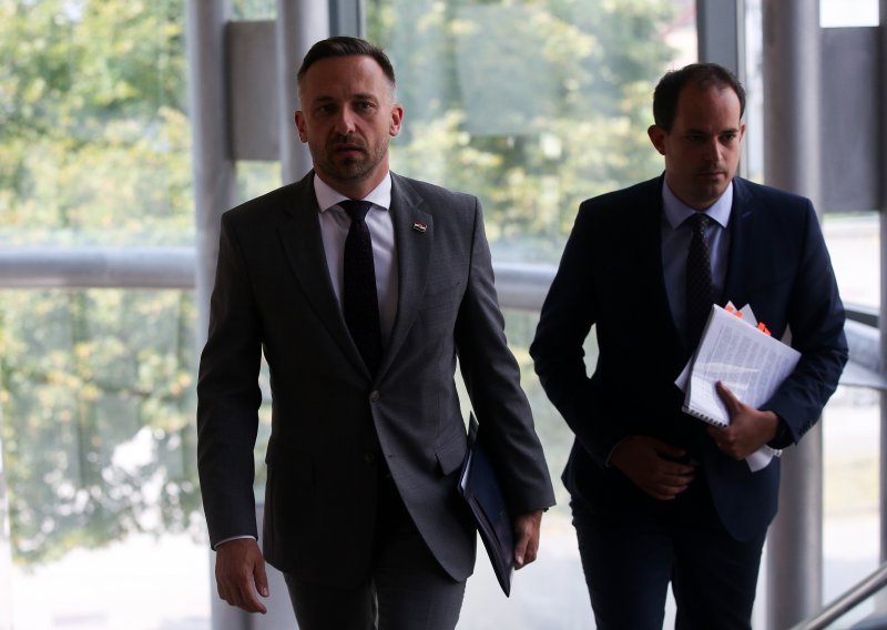 Ministar Piletić najavio veću minimalnu plaću: Idemo s novim iskorakom