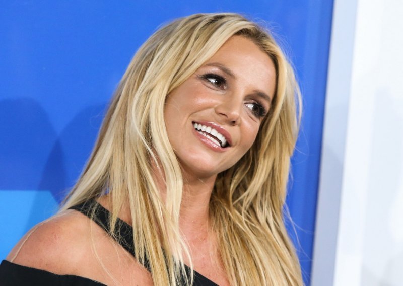Poznate prijateljice stale u obranu Britney Spears: 'Ucjena je ilegalna!'
