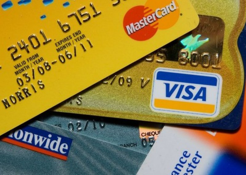 Visa i Mastercard podižu naknade za kartično plaćanje