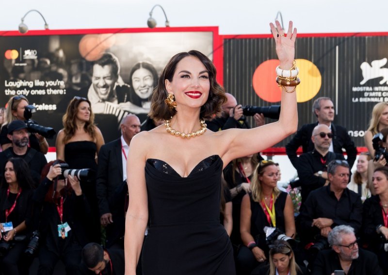 U društvu zvijezda: Tatjana Jurić plijenila glamurom na crvenom tepihu u Veneciji