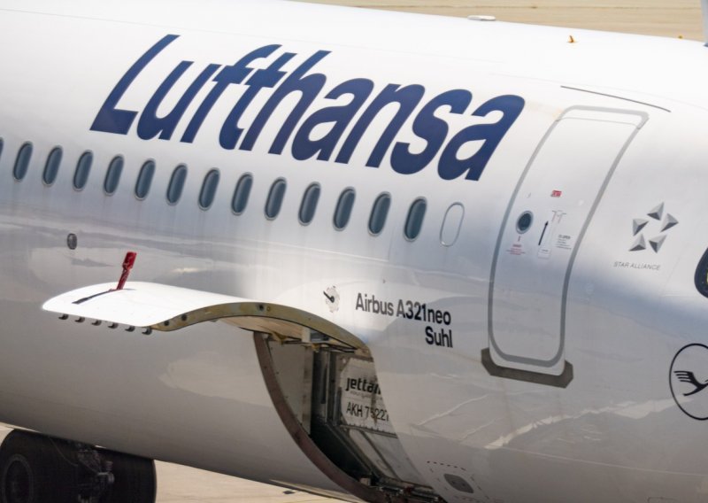 Lufthansin Airbus A321 Neo prisilno sletio u Zagreb, dočekali ga vatrogasci