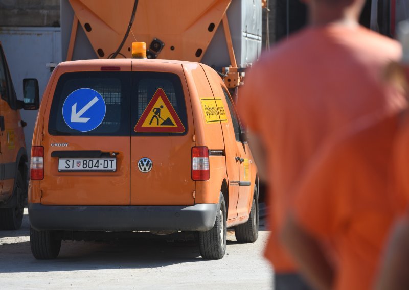 Sindikati Cesta Šibenik pisali županu: Radnicima nije isplaćena plaća za dane u štrajku, direktoru je