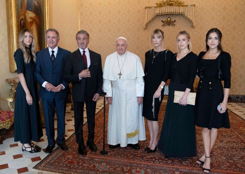 Sylvester Stallone u posjetu papi Franji: U Vatikan stigao s cijelom užom i širom obitelji