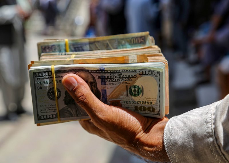 Azijske burze pale, dolar ojačao na početku tjedna