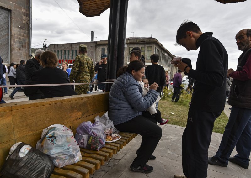Više od 100.000 izbjeglica iz Gorskog Karabaha stiglo u Armeniju