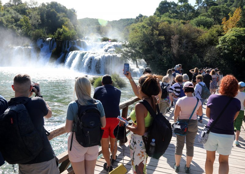 Rekordan prihod od stranih turista: RH u pola godine inkasirala 3,9 milijardi eura