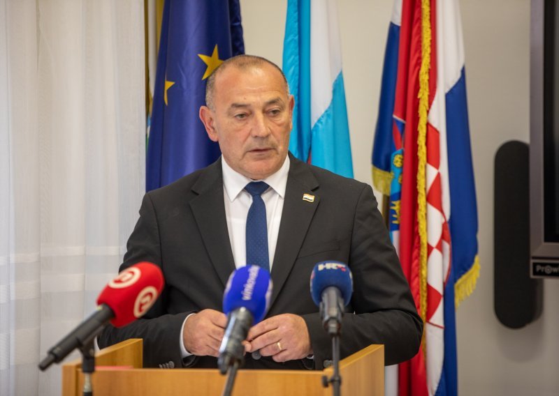 Ministar Medved: 'Penava opet politizira s obljetnicom u Vukovaru'