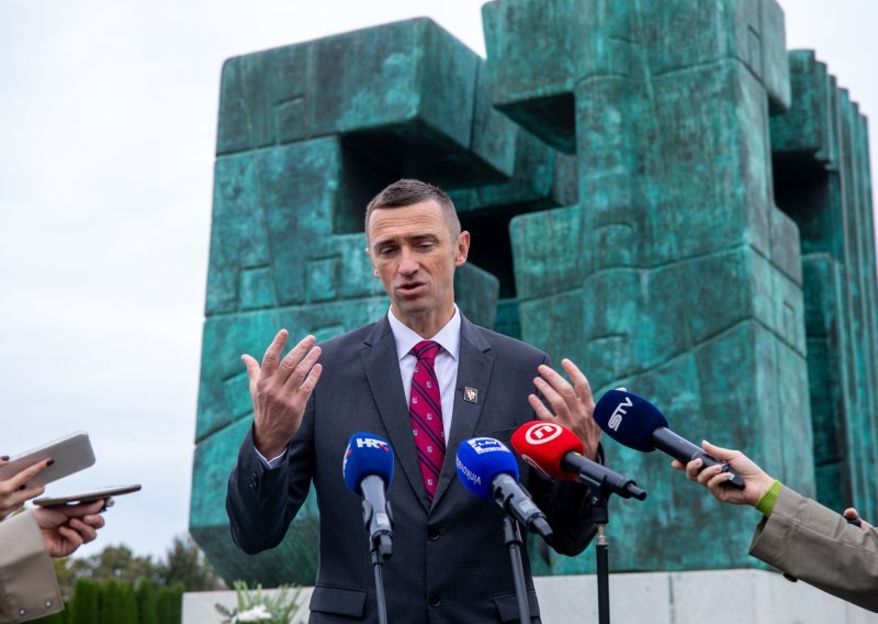 Penava: Apsurd je da imamo presudu Haaga za Ovčaru, a nemamo hrvatsku za Vukovar