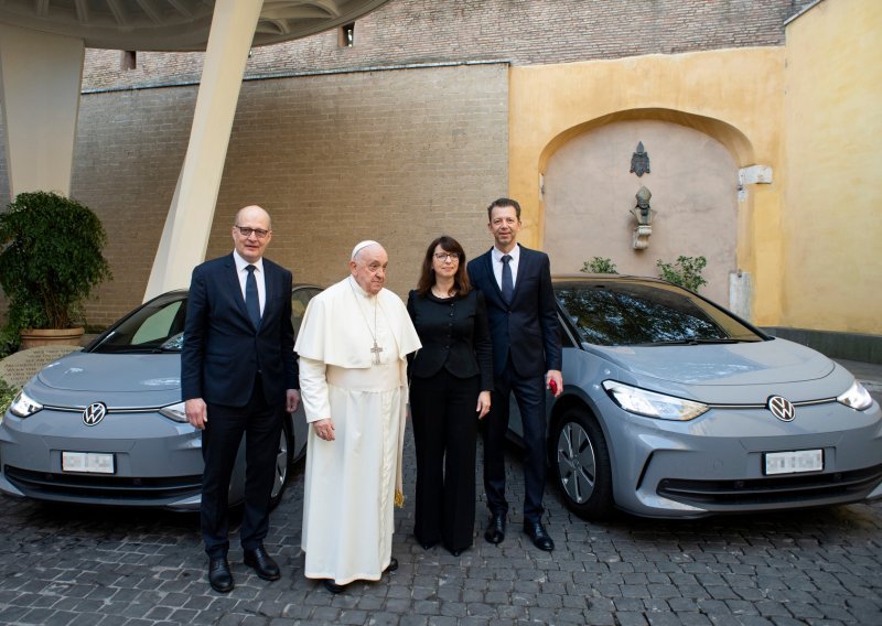 Volkswagen elektrificira vatikanski vozni park: Prva dva modela su ID.3 Pro Performance