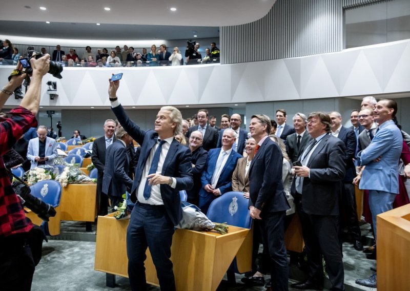 Prisegnuo novi saziv nizozemskog parlamenta, Wilders u elementu