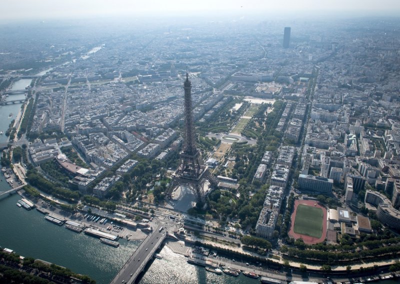 Napadač iz Pariza optužen za ubojstvo u vezi s terorizmom