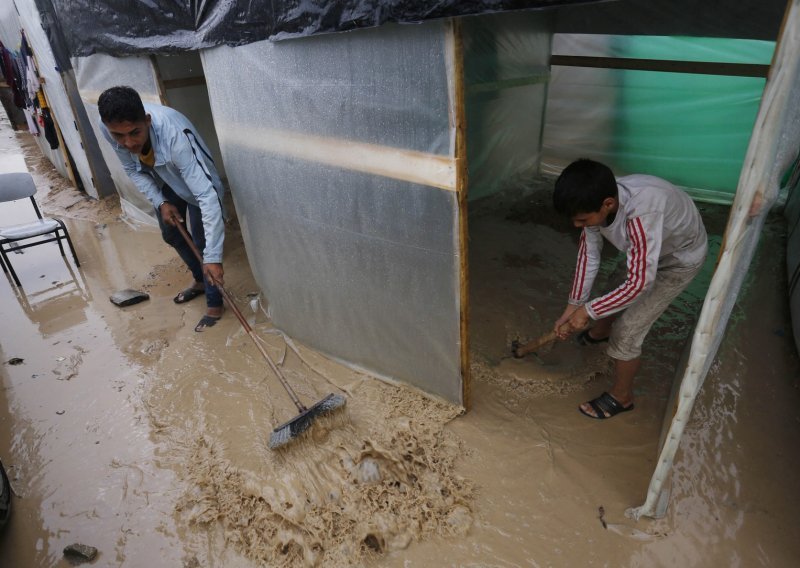 Gazi prijeti zdravstvena kriza, među izbjeglicama se šire smrtonosne bolesti
