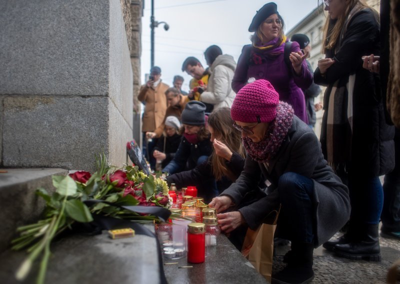 Filozofski fakultet u Pragu mjesec dana nakon masakra otvorio vrata
