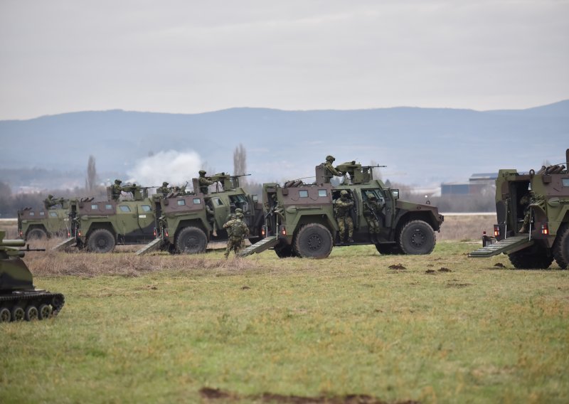 Predloženo ponovno uvođenje obveznog vojnog roka u Srbiji