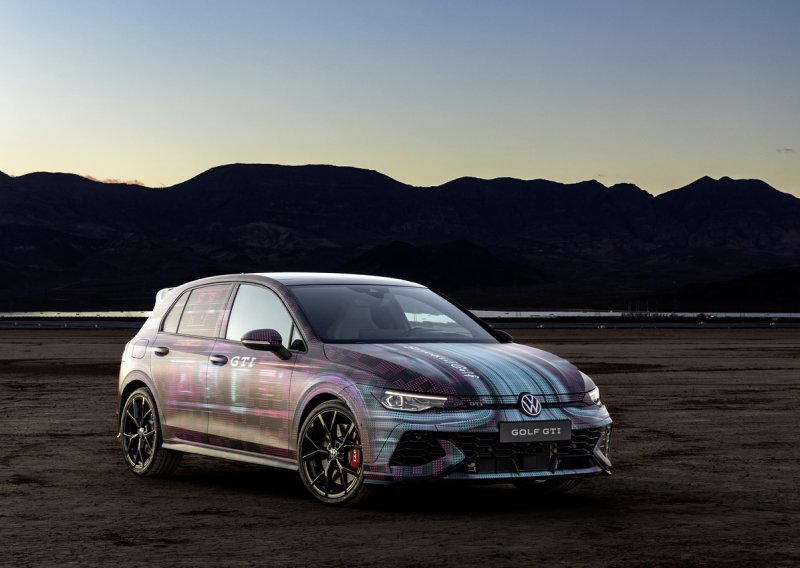 Volkswagen pokazao zamaskirani novi Golf: VW prvi serijski proizvođač koji integrira ChatGPT u svoja vozila
