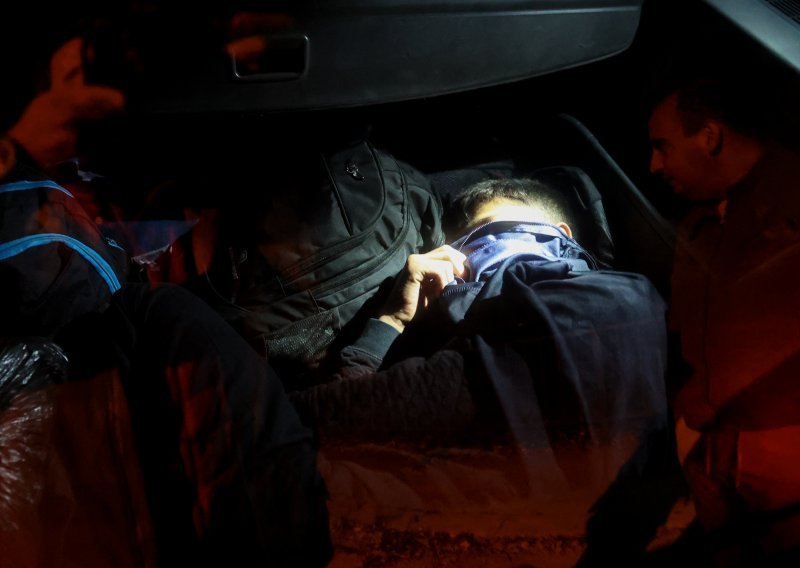 Policija uhvatila sirijske krijumčare ilegalnih migranata u Zadarskoj županiji