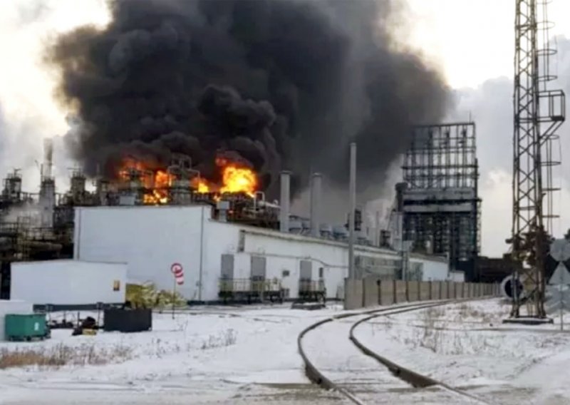 Nov napad na rafineriju u Rusiji, jedan preminuo od srčanog udara
