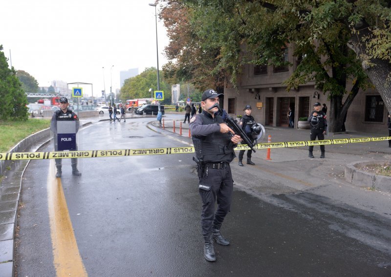 Jedna osoba poginula u napadu u katoličkoj crkvi u Istanbulu