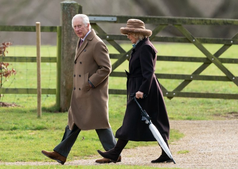 Dobro se oporavlja: Kralj Charles nakon operacije uočen na nedjeljnoj misi