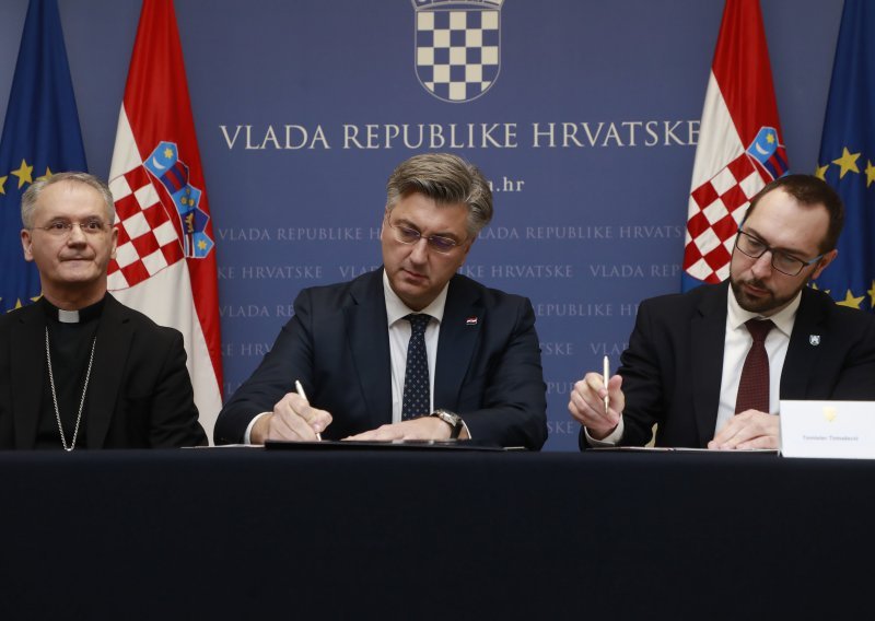 Vlada, Zagreb i Crkva potpisali sporazum o stadionu Maksimir