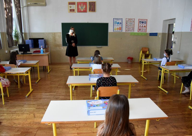 Crnogorski nastavnici izborili povišicu, prekinut opći štrajk u prosvjeti