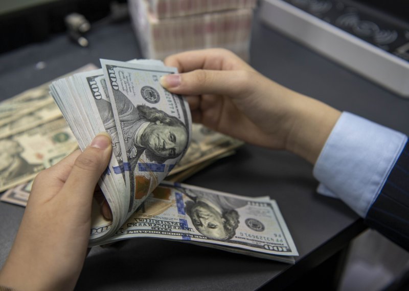 Dolar narastao na najvišu razinu u pet mjeseci