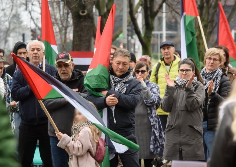 Održan prosvjed ispred izraelskog veleposlanstva u Zagrebu: Dalje ruke od Rafaha