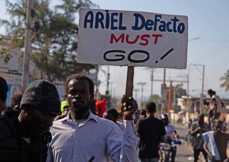 Kriminalci na Haitiju uspjeli u naumu: Privremeni premijer pristao podnijeti ostavku