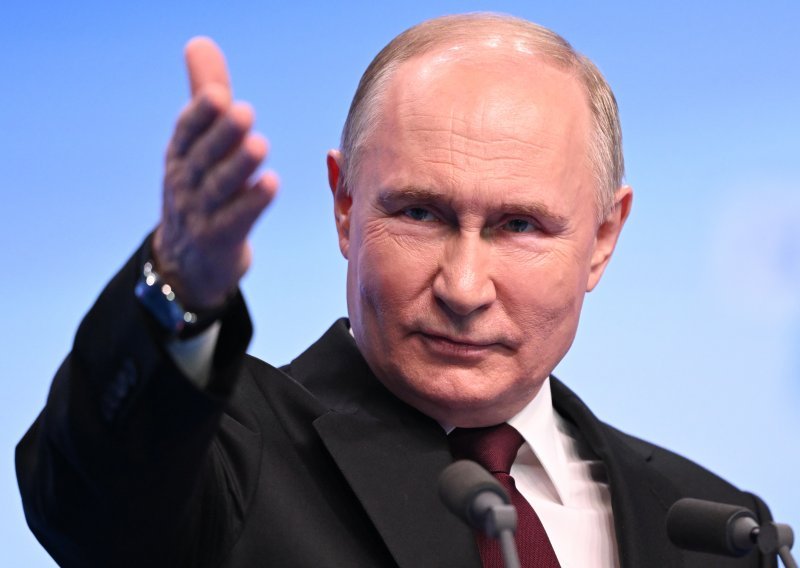 Zapadni lideri osuđuju 'ilegalne' ruske izbore, saveznici čestitaju Putinu