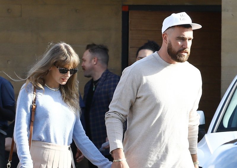 Taylor Swift i Travis Kelce uočeni na nedjeljnom ručku u poznatom restoranu