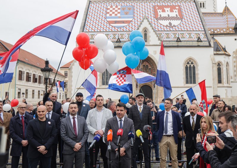 Most, Hrvatski suverenisti i Nezavisna lista mladih predali liste, pa zapjevali na Markovu trgu