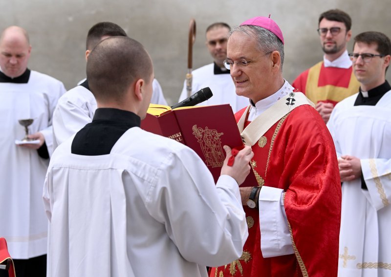 Nadbiskup Kutleša: Središnja poruku Uskrsa nije prazan grob, nego živi Krist