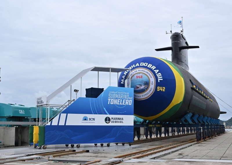 Macron i Lula porinuli podmornicu izgrađenu u Brazilu francuskom tehnologijom