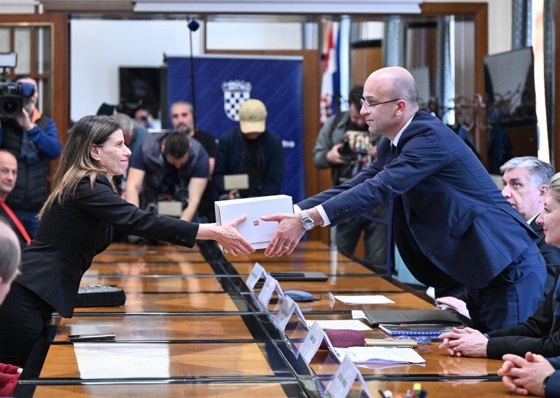 Radnička fronta predala liste DIP-u; Peović: Ovo je jedina lijeva stranka
