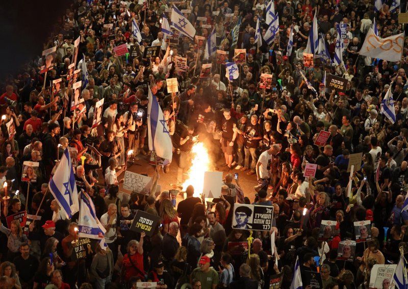 Tisuće na ulicama izraelskih gradova, traže ostavku Netanyahua: 'Vlada žrtvuje taoce!'