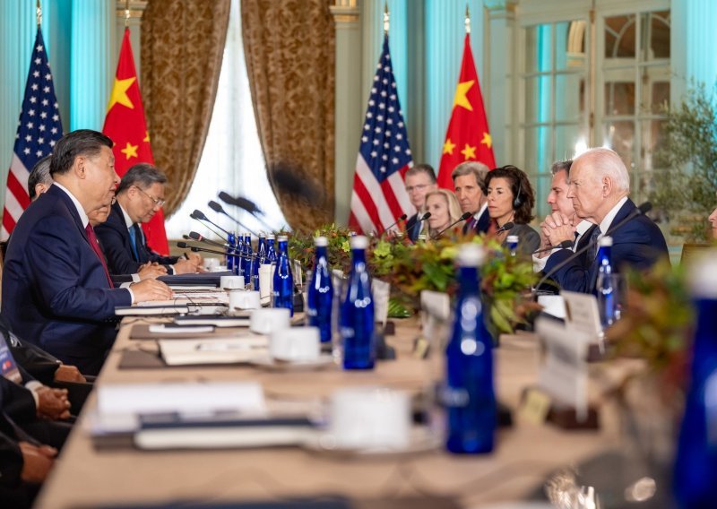 Biden i Xi razgovarali telefonom: 'Tajvan je crvena linija'
