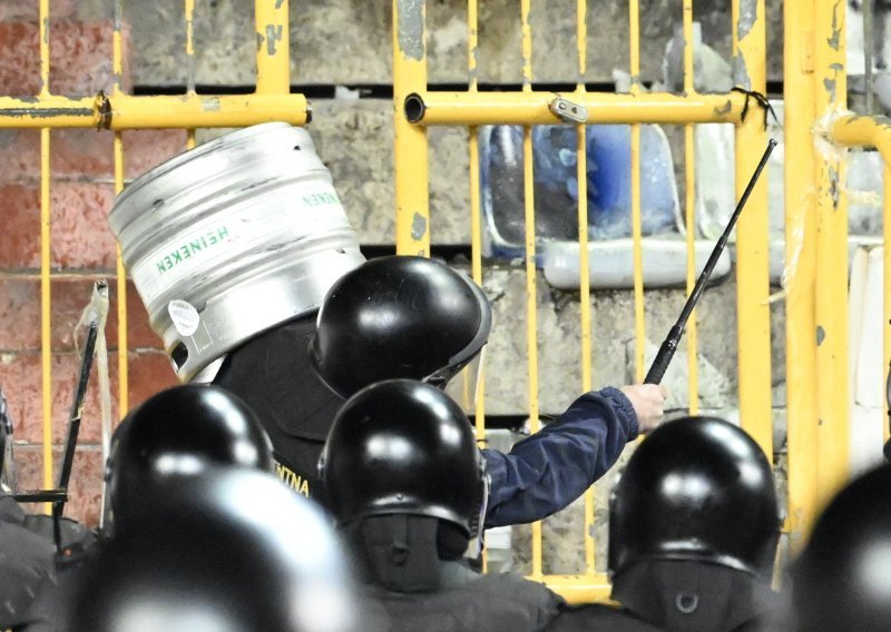 Sindikat policije traži da se huligani iz Splita najoštrije kazne