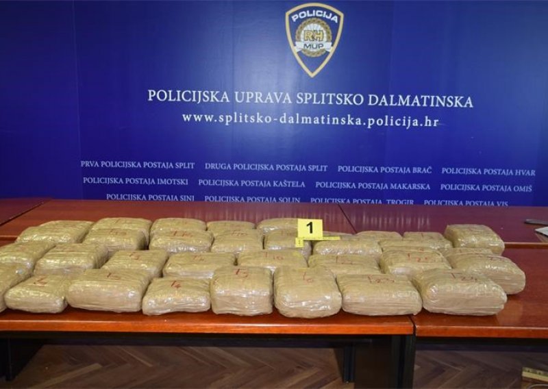 Pao diler u Kaštelima, policija zaplijenila 32 kilograma marihuane
