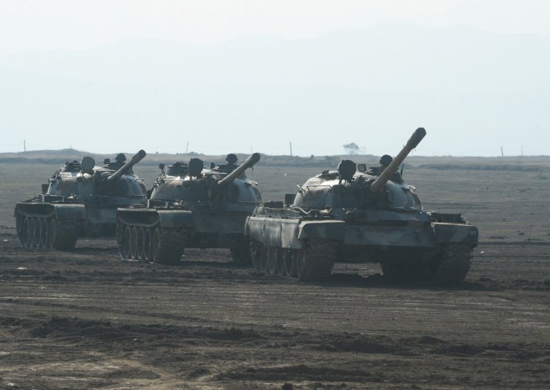 Rusi jurišaju na Ukrajince tenkovima koji su 'odradili' Domovinski rat